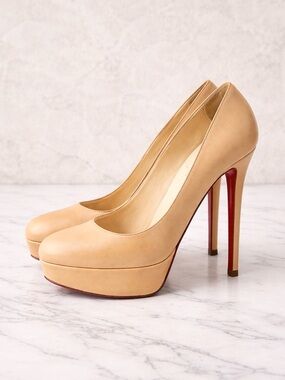 Christian Louboutin Nude Platform Pumps Heels Size 38.5 Beige Red Sole Classic